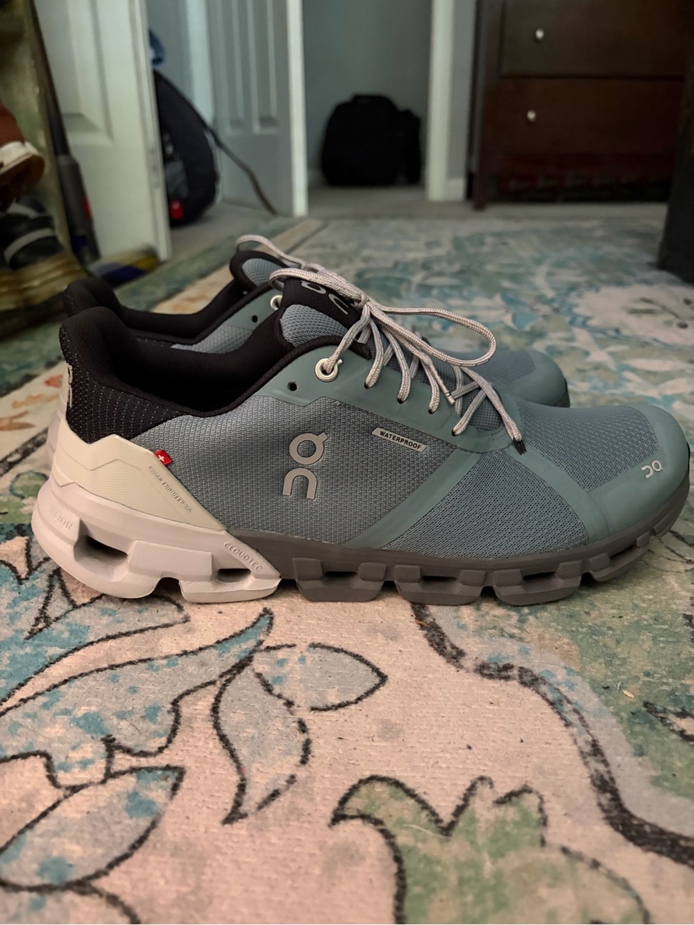 On Cloud Waterproof Men’s Running Shoes — Slate/Gray